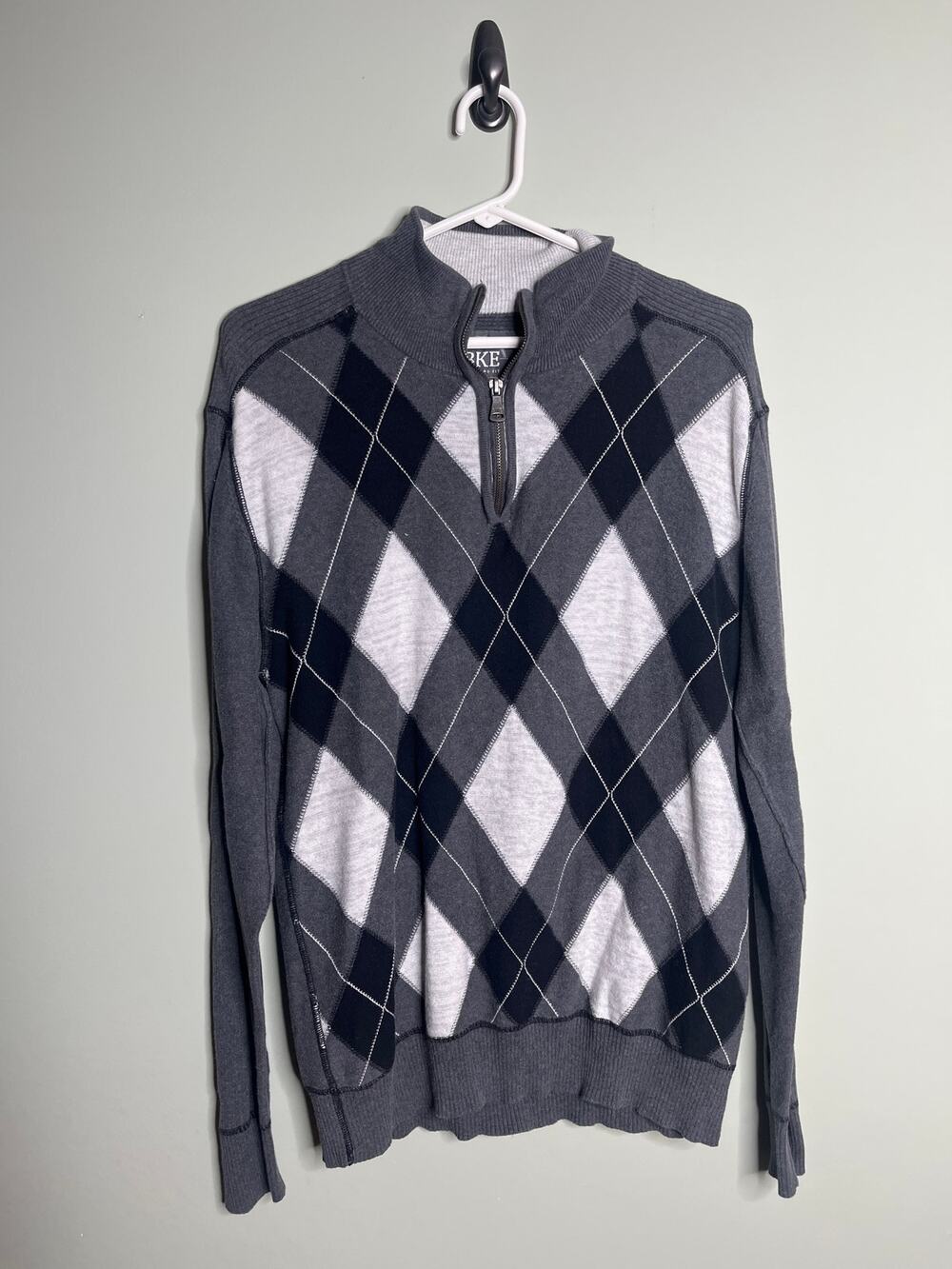 Buckle Gray Argyle Mens Sweater Large